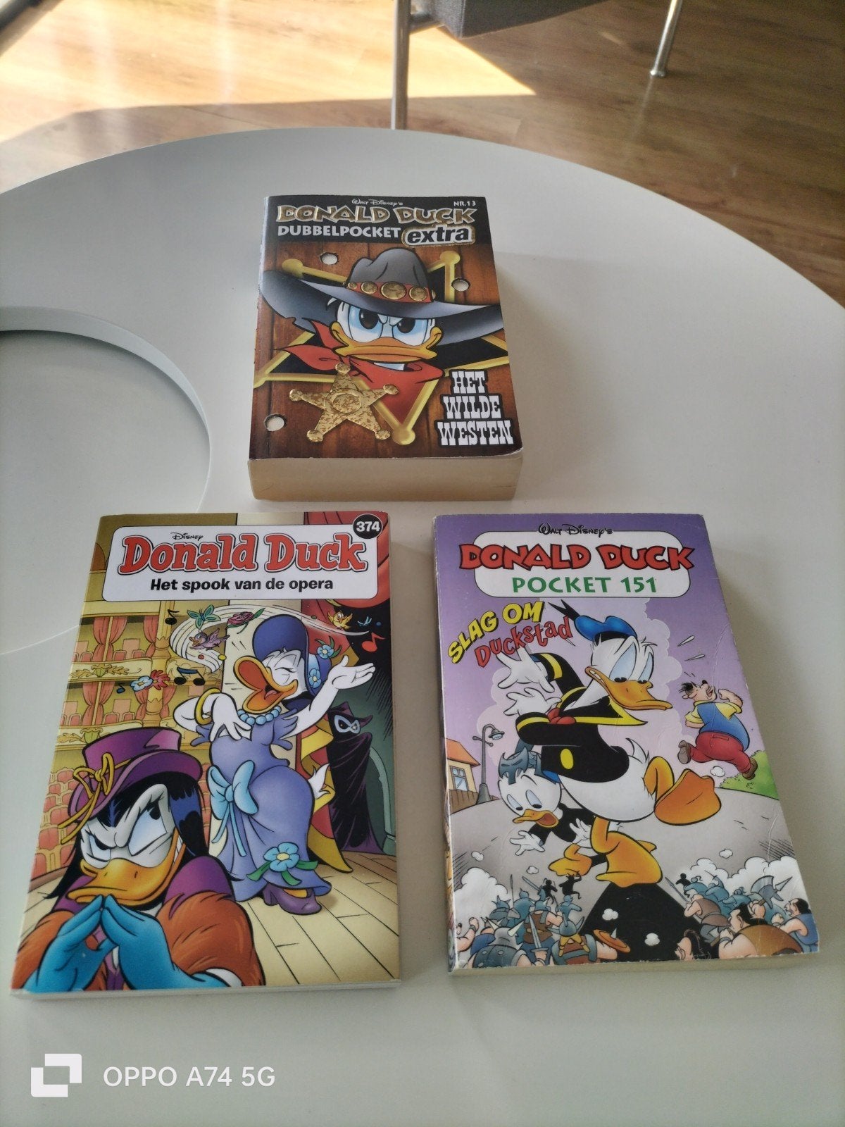 Donald Duck Dubbelpocket Extra en 2 Pockets, Ophalen of Verzenden, Gelezen, Walt Disney