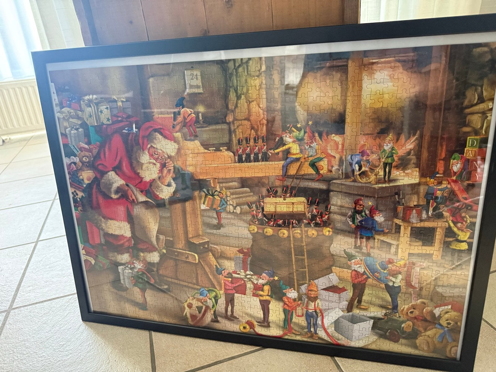 Kerstpuzzel met Kerstman en elfen in werkplaats, Ophalen, 500 t/m 1500 stukjes, Zo goed als nieuw, Legpuzzel