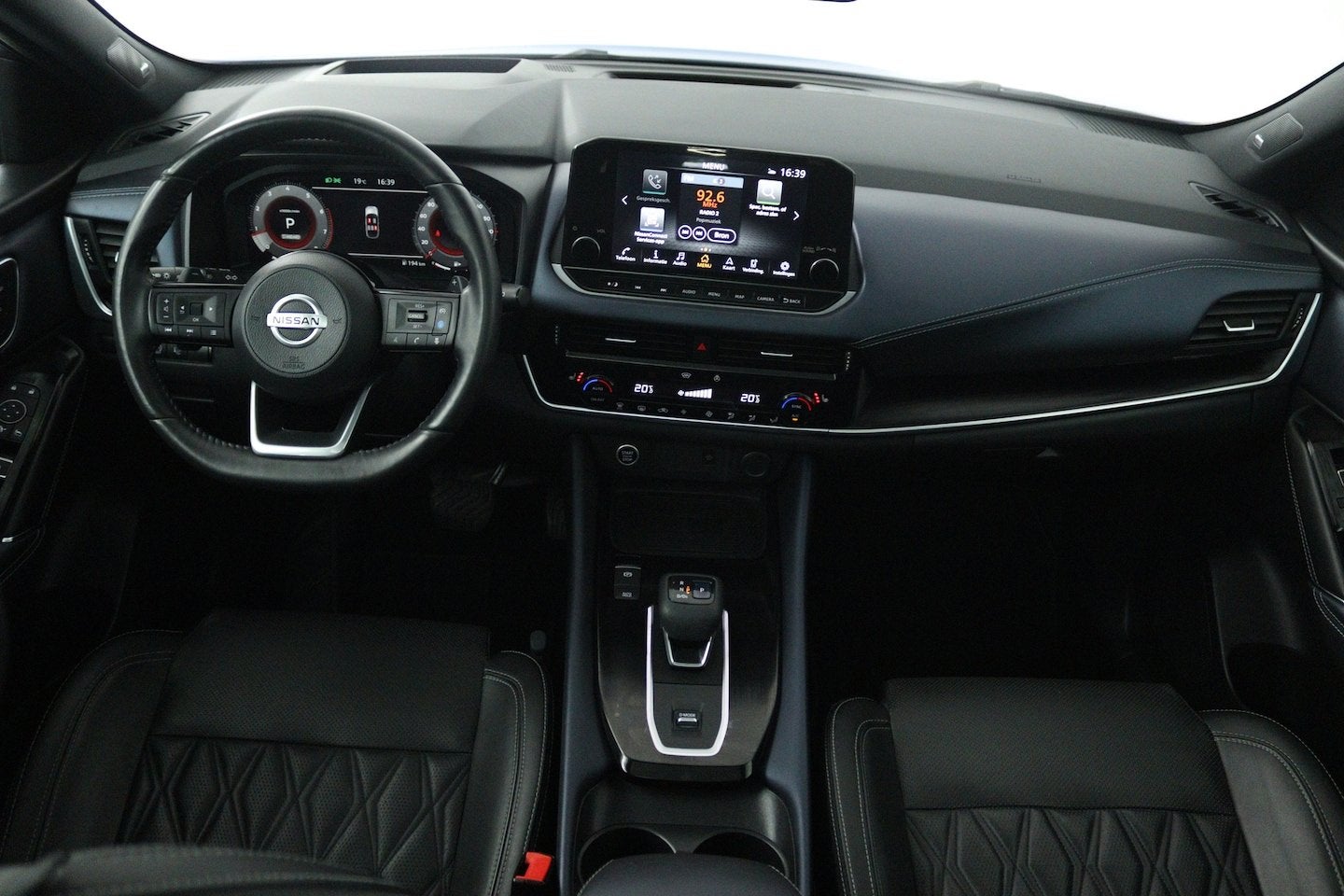 Nissan QASHQAI 1.3 MHEV Xtronic Tekna Plus (PANO, TREKHAAK,, Euro 6, Blauw, Hybride Elektrisch/Benzine, Qashqai