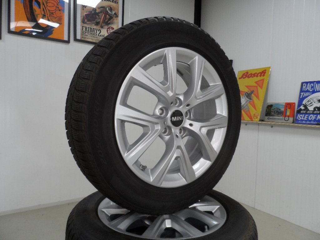 17 inch Mini Countryman origineel winter velgen set, Info@mini.com, Gebruikt, Duitsland, Banden en Velgen