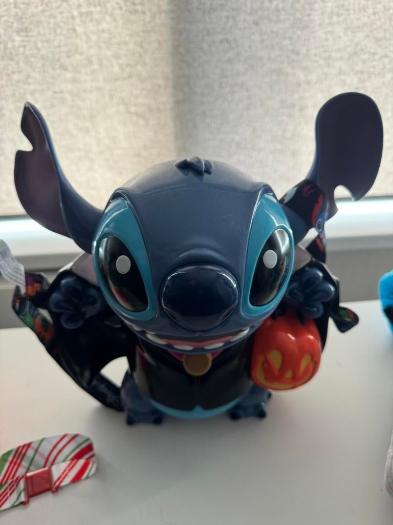 Disney mickey en stitcg popcorn Bucket, Kinderen en Baby's, Speelgoed | Actiefiguren, Zo goed als nieuw, Ophalen of Verzenden
