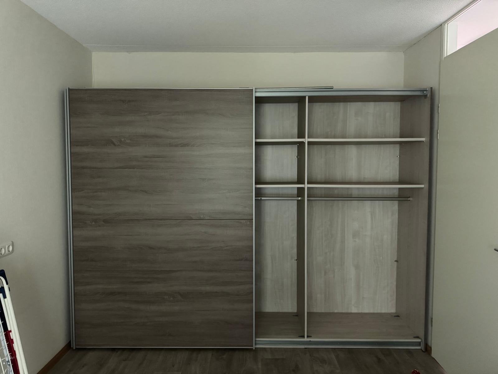 Grote kledingkast met schuifdeuren - 295x208 cm, Huis en Inrichting, Ophalen, Met plank(en), Gebruikt, 200 cm of meer