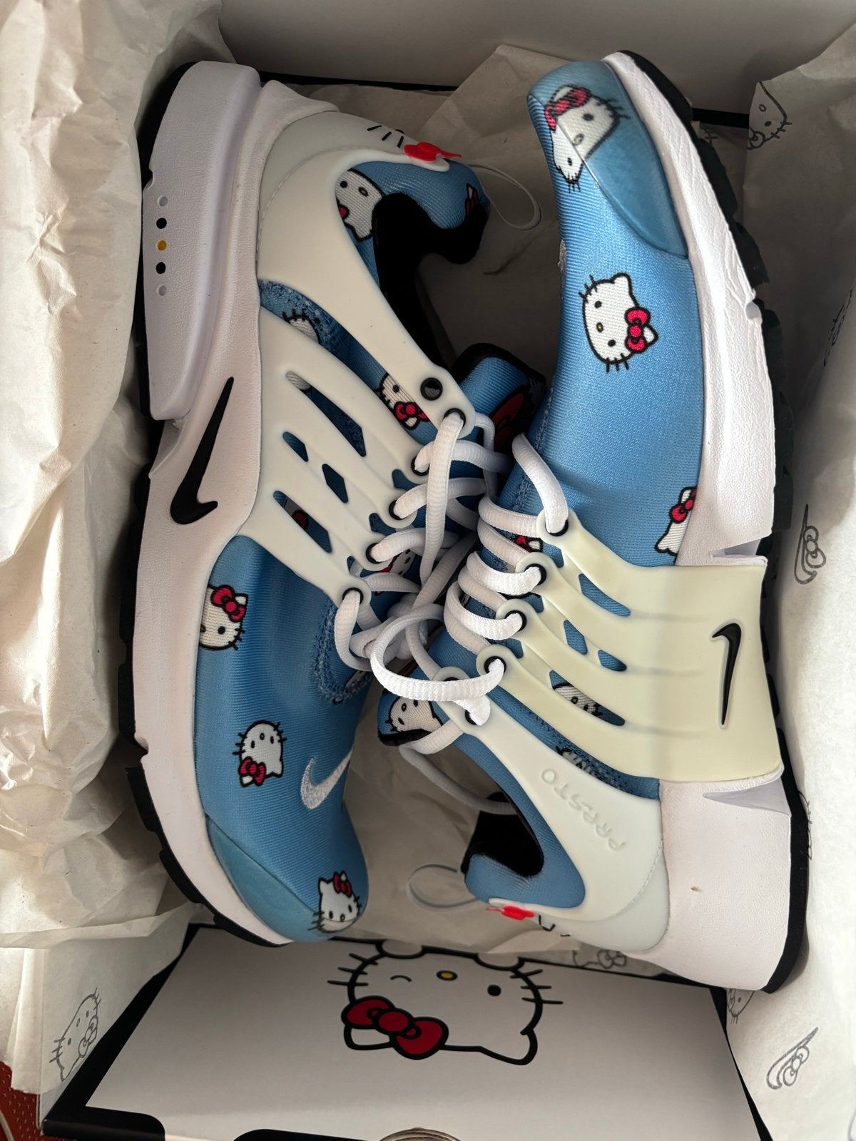 Nike Air Presto QS Hello Kitty - Maat 44, Ophalen of Verzenden, Nieuw, Blauw, Sneakers of Gympen