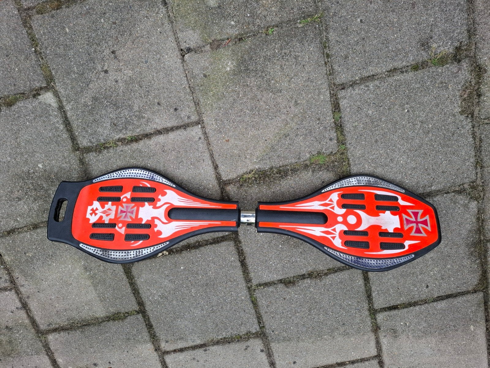 Waveboard rood met witte details, Sport en Fitness, Skateboarden, Ophalen, Gebruikt, Waveboard