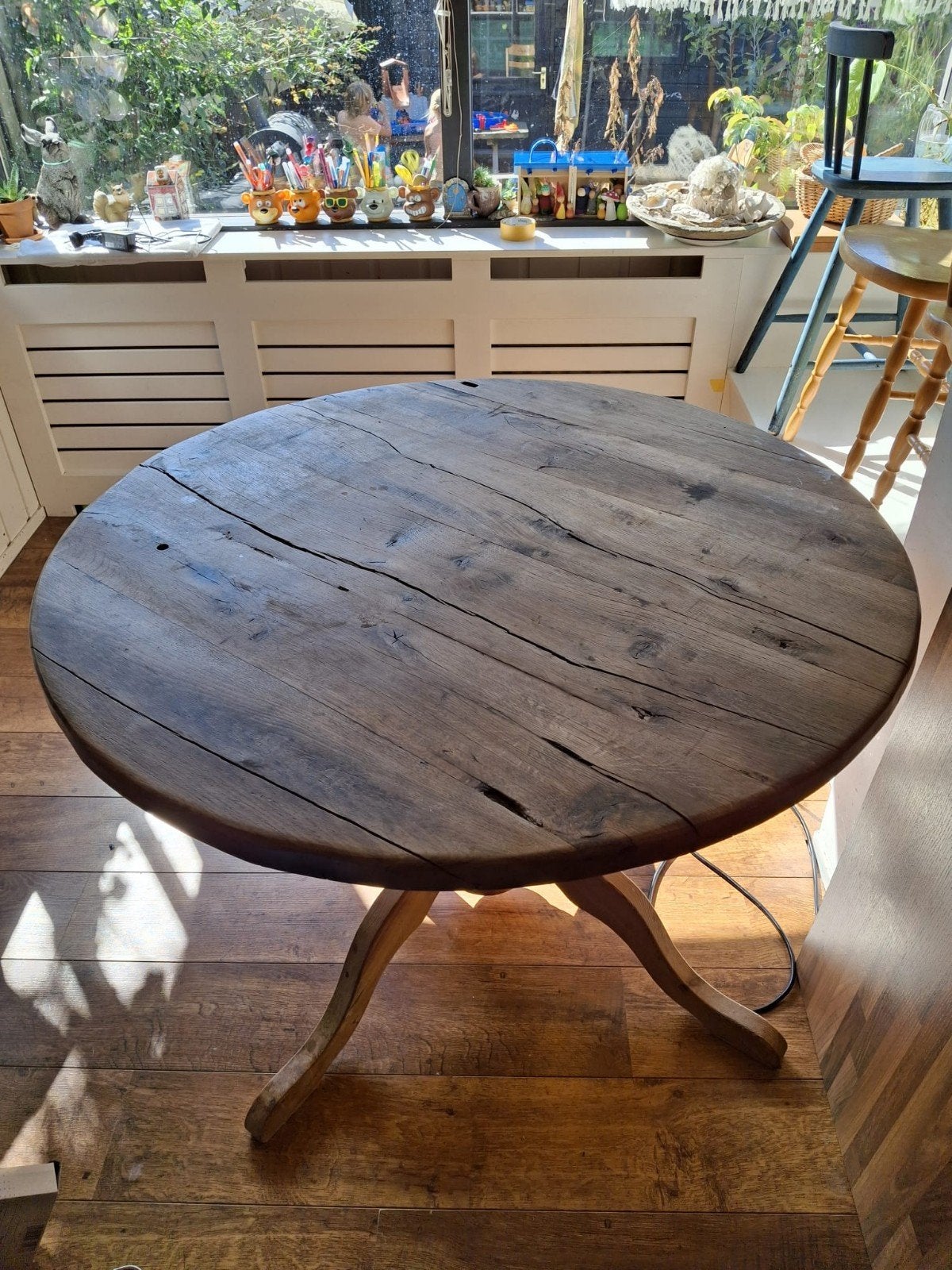 Robuuste ronde eettafel van oud locomotieven hout, Huis en Inrichting, Tafels | Eettafels, Ophalen, Rond, Gebruikt, Eikenhout