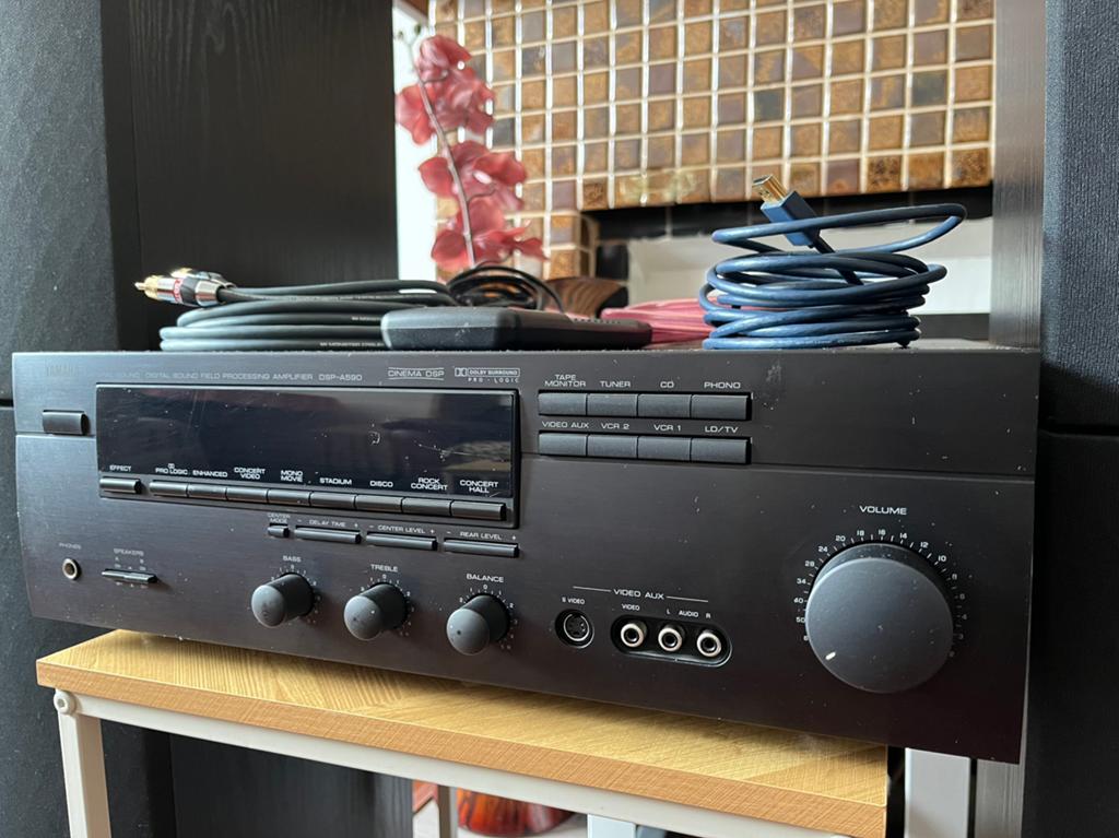 🎶Yamaha DSP-A590 Versterker & Kef Q50 set met Extra’s, Audio, Tv en Foto, Versterkers en Receivers, Ophalen, Yamaha, Zo goed als nieuw