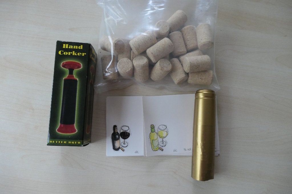 Wijnfles kurken, krimpcapsules, etiketten en kurkapparaat, Ophalen of Verzenden, Nieuw