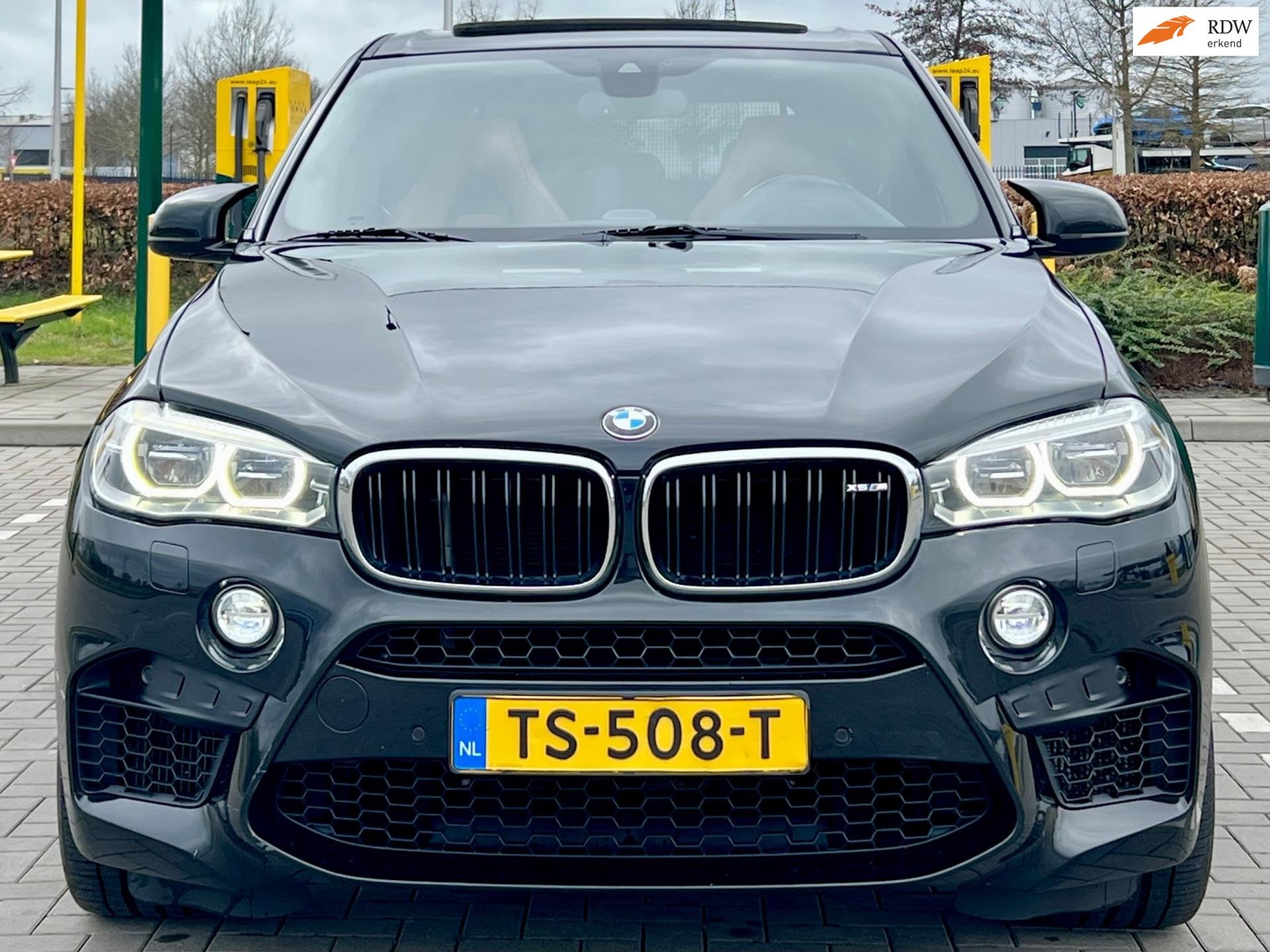 BMW X5 M 4.4 V8 576 PK INDIVIDUAL EDITION B&O/HUD/PANO, Automaat, Gebruikt, 4395 cc, Zwart