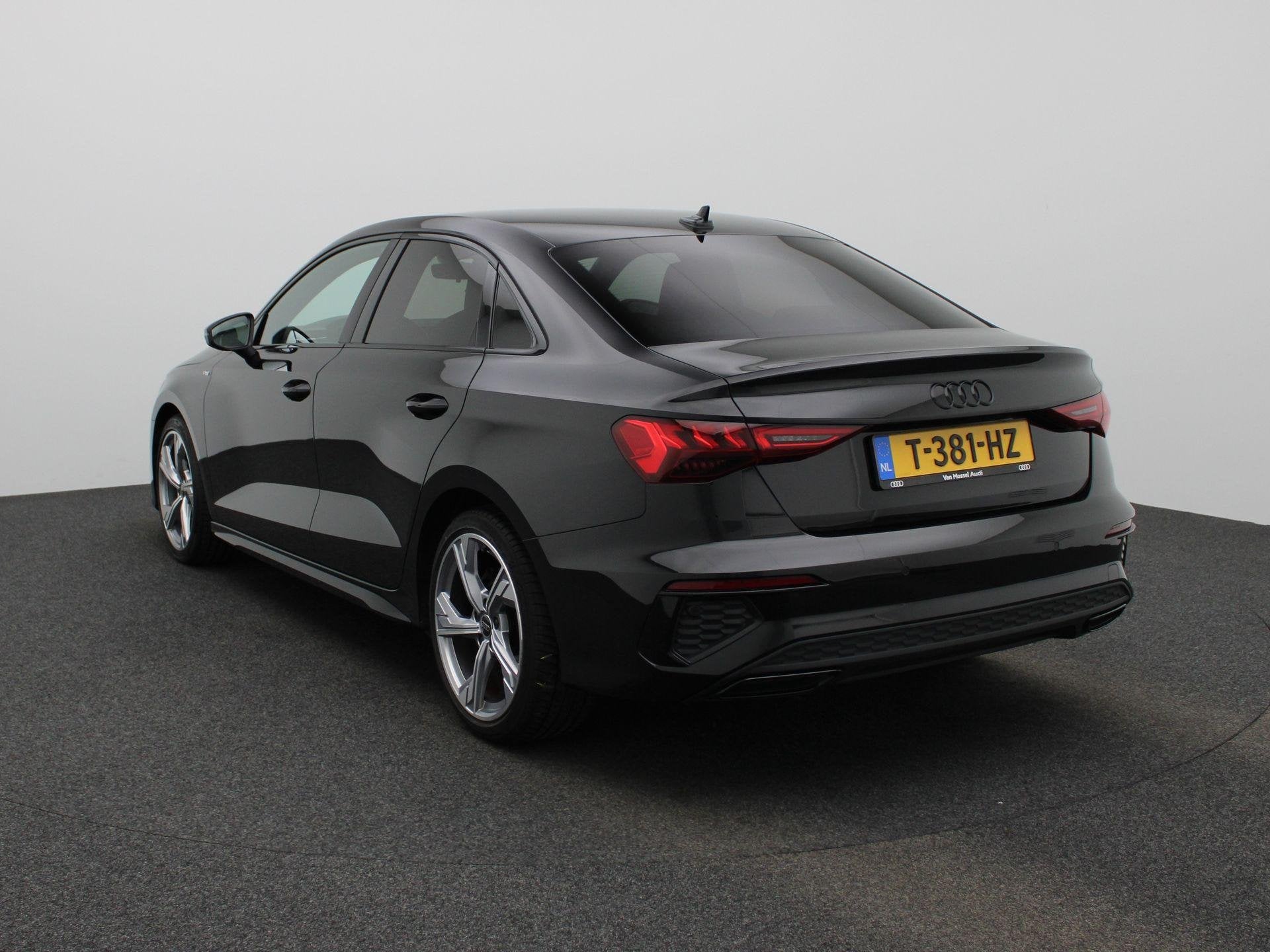 Audi A3 Limousine 30 TFSI S edition | NAVIGATIE | DIGITAAL D, Auto's, 12 maanden, Gebruikt, Leder en Stof, Zwart