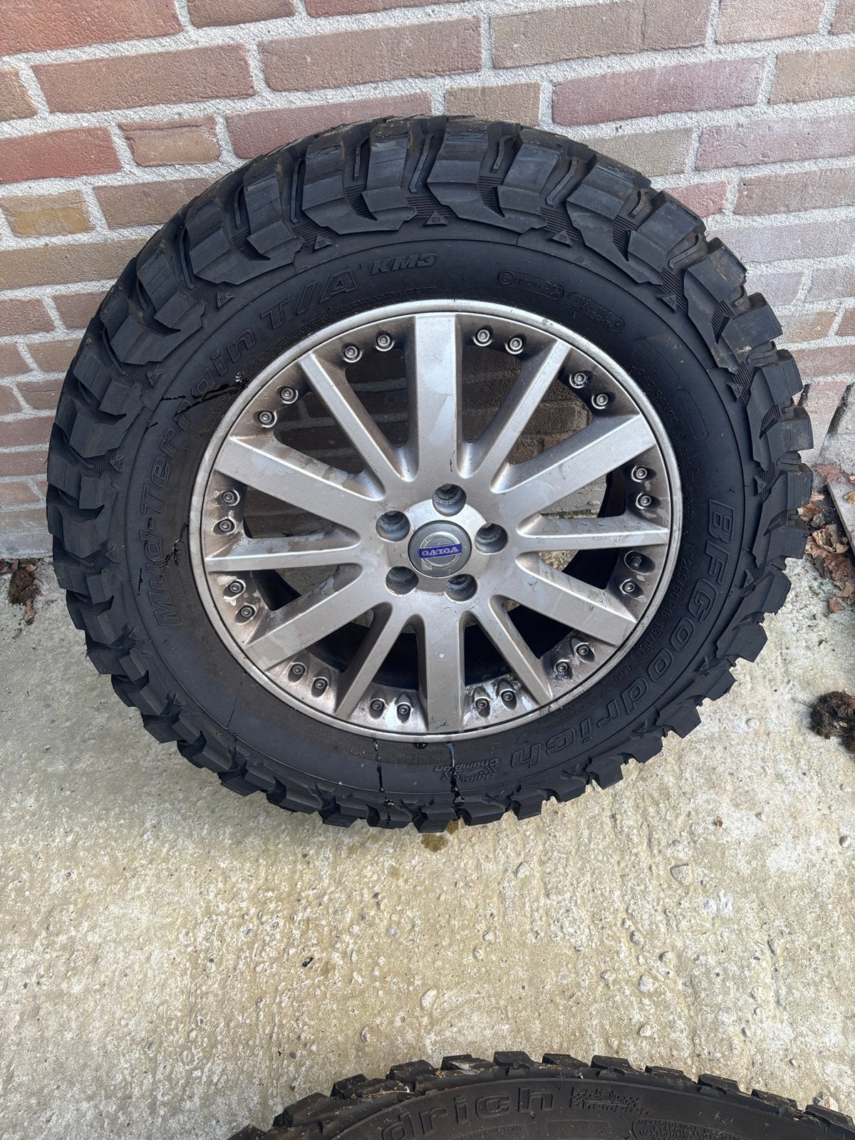 Volvo xc 90 wielen met banden. Mud-Terrain terrein banden, Ophalen, 18 inch, 265 mm, All Season