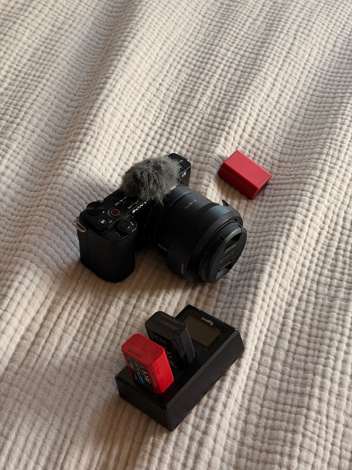 Sony ZV-E10 vlogcamera met 11mm f1.8 lens, Ophalen, Kantelbaar/draaibaar scherm, Zo goed als nieuw, Sony