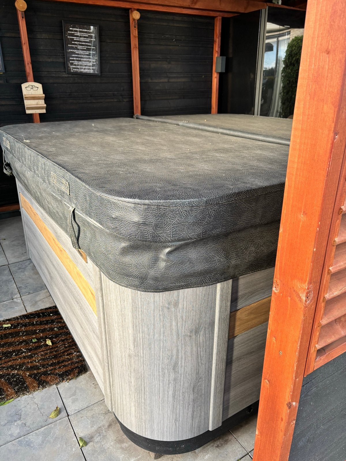 Spa Refresh - Buiten jacuzzi met 2x cover, Tuin en Terras, Ophalen, Nieuw, Afdekzeil, Vast
