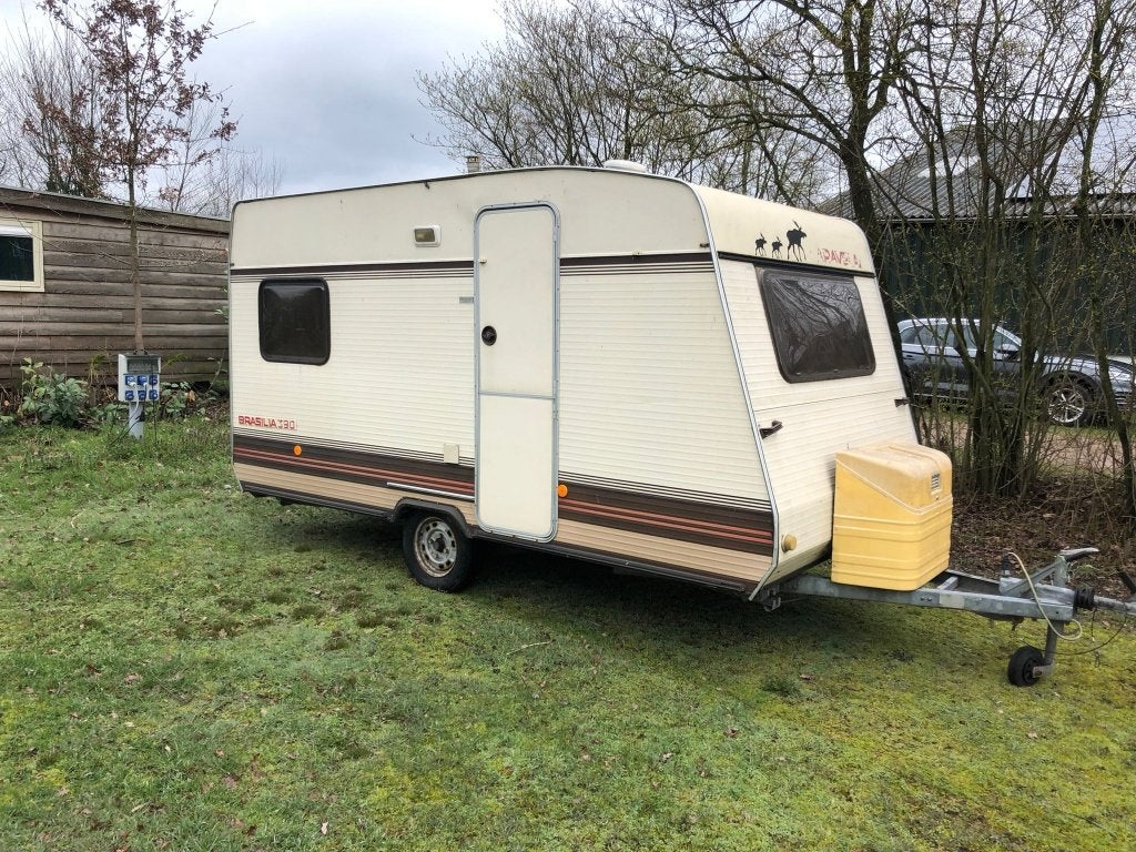 Caravelair Brasilia 330 retro caravan – renovatieproject, Caravans en Kamperen, Tot en met 2, Treinzit, Disselslot, Caravelair