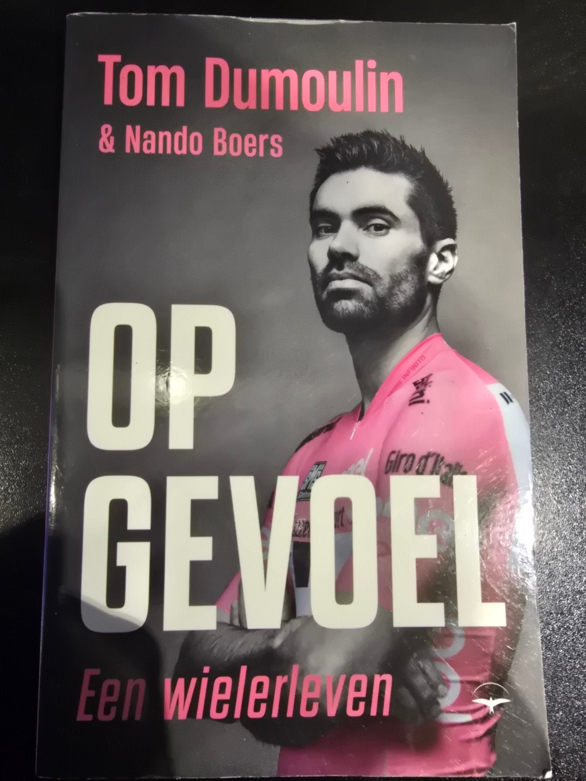 Op Gevoel - Een wielerleven van Tom Dumoulin, Ophalen of Verzenden, Zo goed als nieuw, Tom Dumoulin & Nando Boers, Lopen en Fietsen