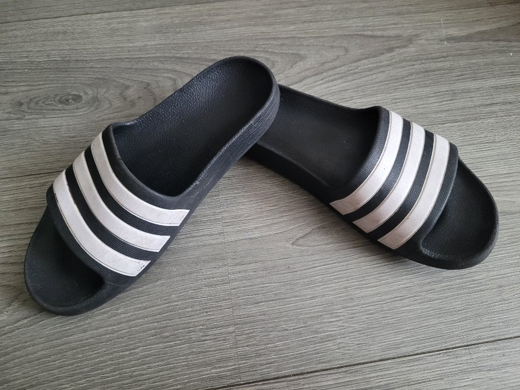 ADIDAS zwarte witte badslippers 37 ~ MD3410, Adidas, Gebruikt, Jongen of Meisje, Overige typen