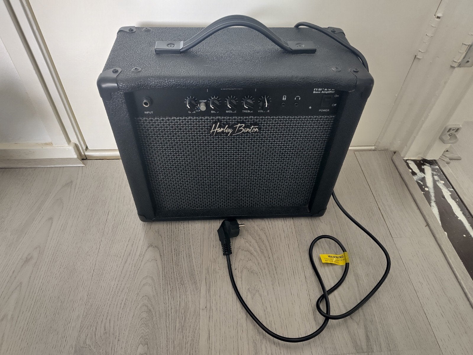 Bas versterker - Harley Benton HB 20B, Ophalen, Zo goed als nieuw, Basgitaar, Minder dan 50 watt
