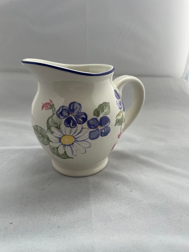 Staffordshire Moselle Melkkannetje met Bloemenpatroon, Ophalen of Verzenden