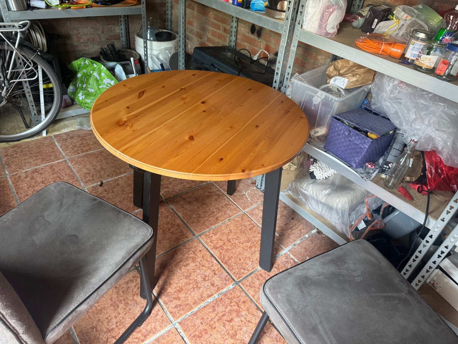 Tafel en twee stoelen, Ophalen, Gebruikt