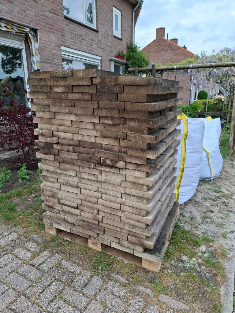 Gratis tegels 400 stuks, Tuin en Terras, Ophalen