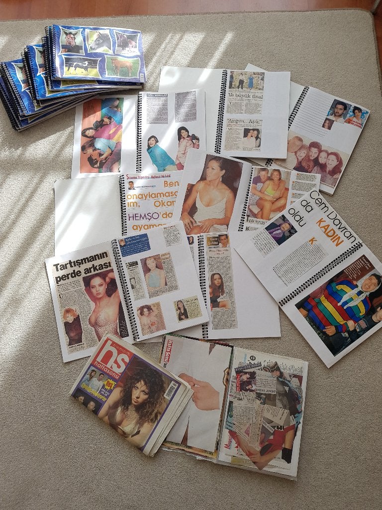 23 plakboeken turkse beroemdheden kranten knipsel vezamelen, Verzamelen, Tijdschriften, Kranten en Knipsels, Verzenden, 1980 tot heden