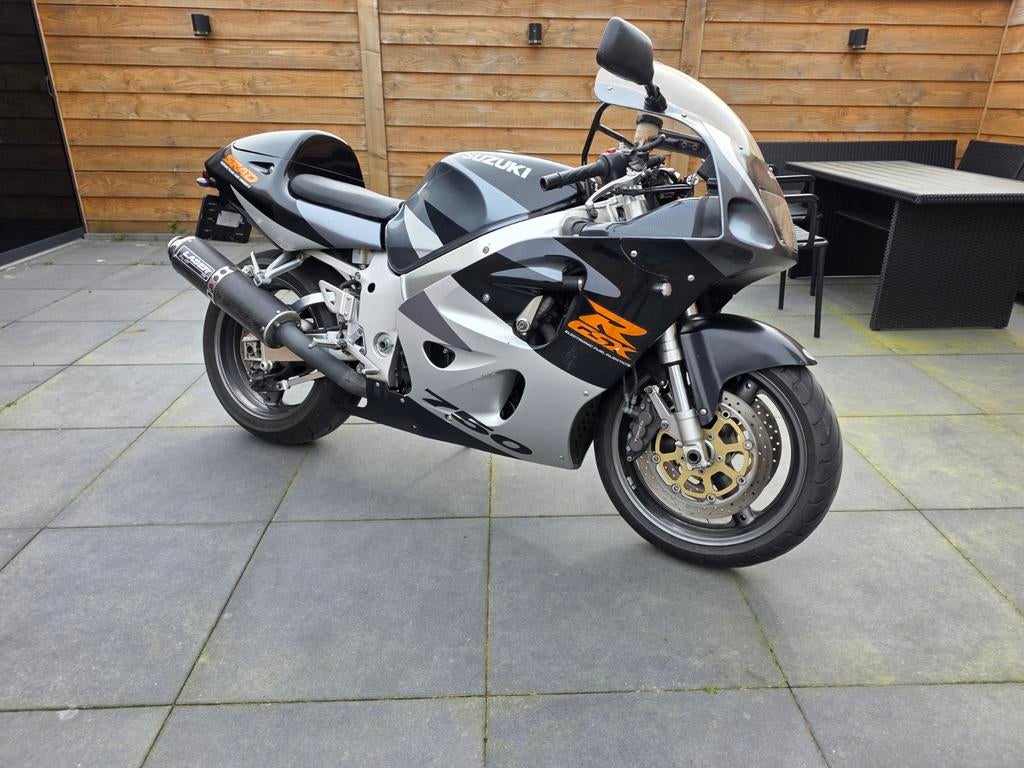 Suzuki GSX-R 750 SRAD, Motoren, Particulier