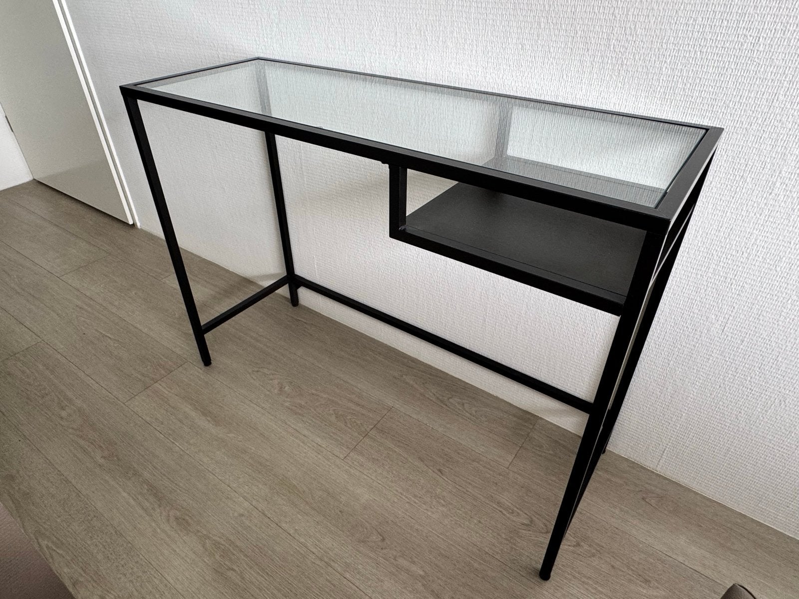 IKEA Vittsjö bureau - Zwart metaal, glazen blad, Ophalen, 36 cm, Zo goed als nieuw, IKEA