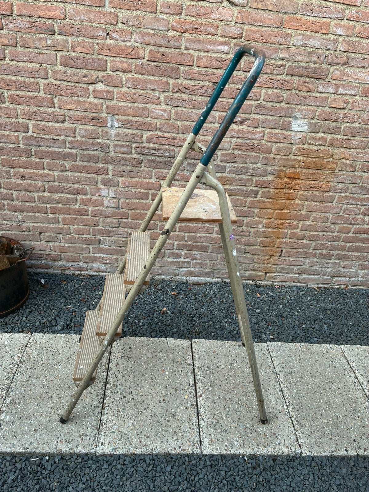 Vintage metalen huishoudtrap / schilderstrap – 3 treden, Ophalen of Verzenden, Gebruikt, Trap, Minder dan 2 meter
