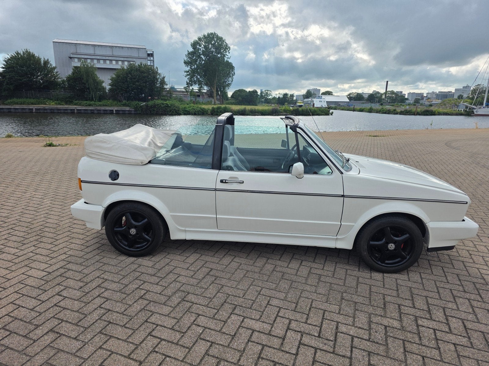 Volkswagen golf 1 cabrio  wegenbelasting vrij super staat, Stof, 4 cilinders, Cabriolet, Wit