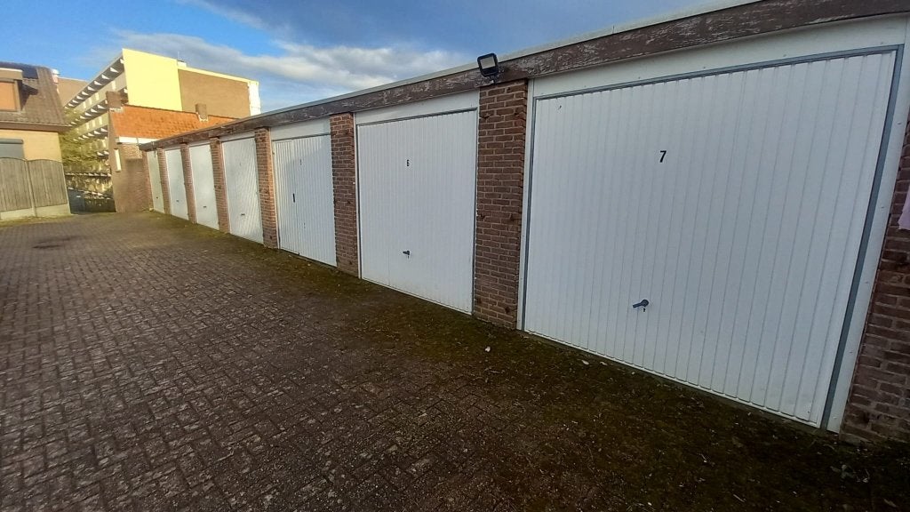 TE HUUR: GARAGEBOX in HOENSBROEK TERVEURDTWEG, Auto diversen
