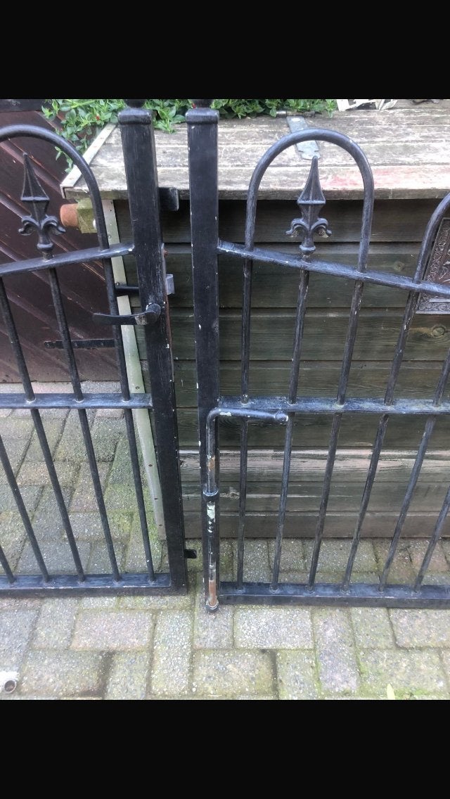 Tuinpoort 2x hek 2x palen, Ophalen, Gebruikt, IJzer, Sierhekwerk