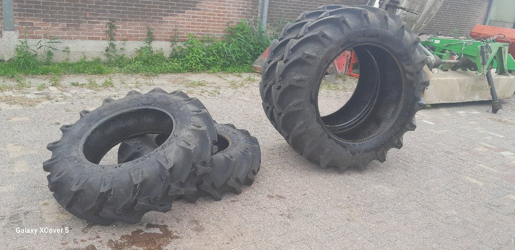 Complete set BKT banden trekker, Zakelijke goederen, Agrarisch | Onderdelen | Banden, Velgen en Assen, Ophalen of Verzenden