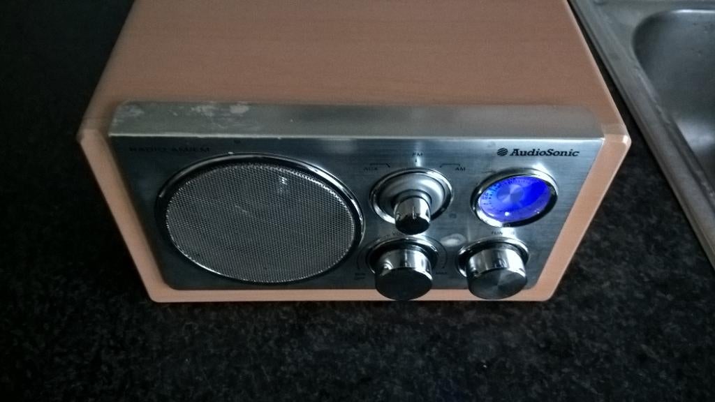 TE koop aangeboden mooi radio .merk Xiron doe gepast bod, Ophalen of Verzenden, Gebruikt, Radio