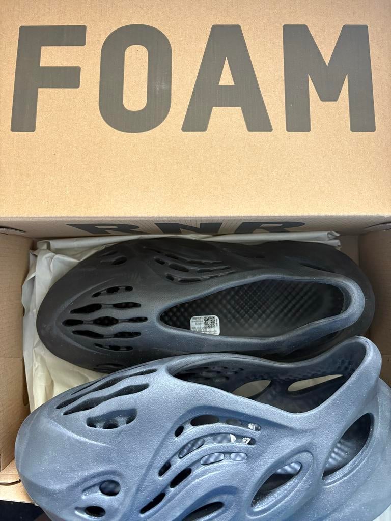 Yeezy Foam Runner Onyx - Maat 40.7, Ophalen of Verzenden, Nieuw, Zwart, Sneakers of Gympen