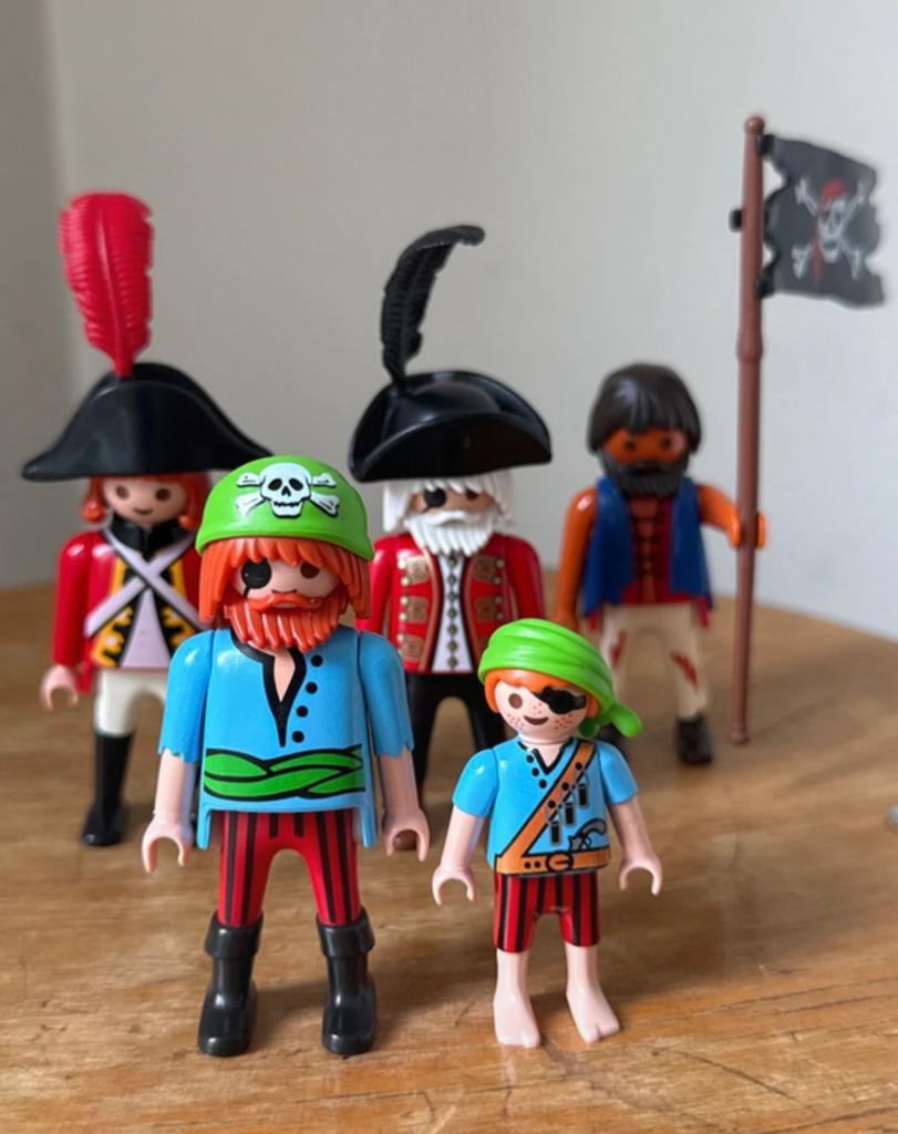 Playmobile piraten (11 piraten schatkist en kanon), Ophalen of Verzenden, Zo goed als nieuw, Jongen of Meisje