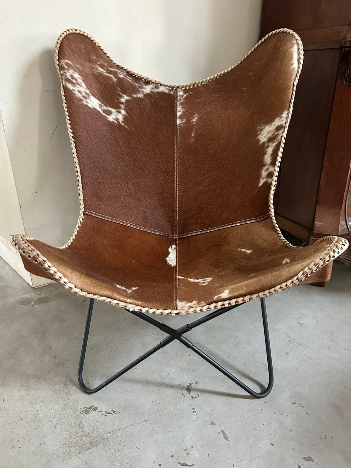 Hele nette leren vlinderstoel!, Huis en Inrichting, Stoelen, Ophalen, Bruin, Leer, Zo goed als nieuw