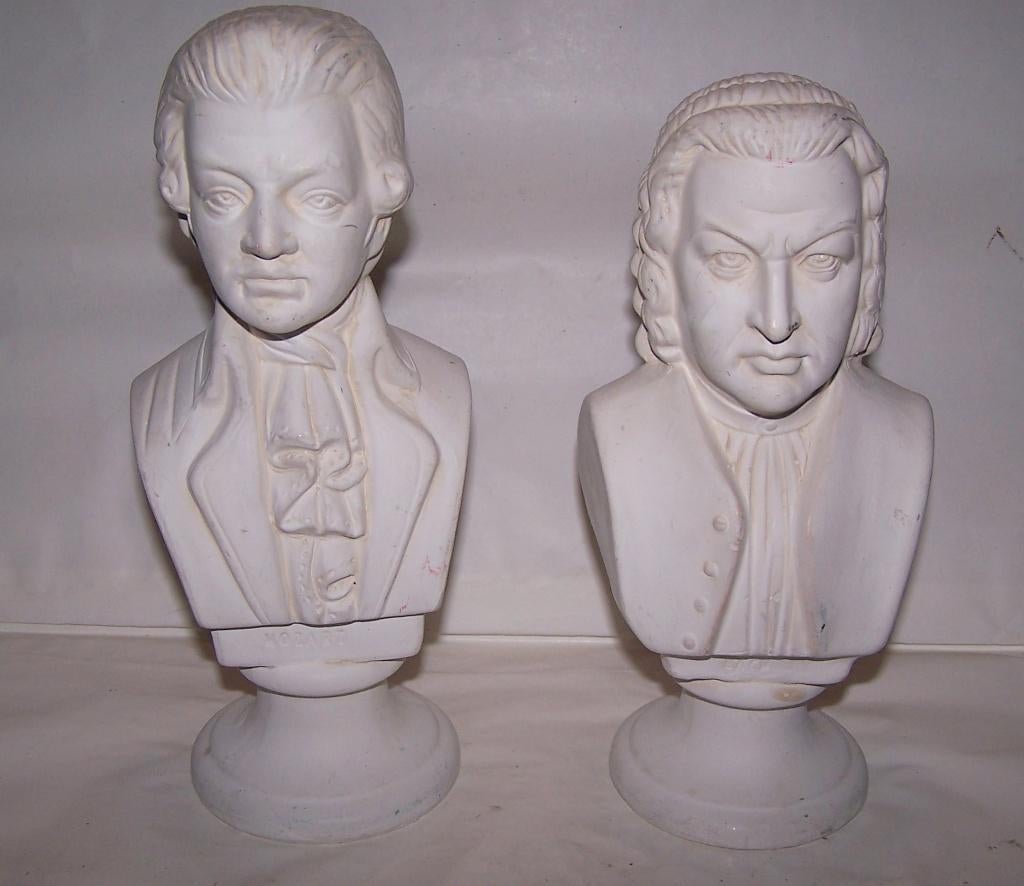 Bustes Bach en Mozart. H. 25- en 23 cm. Nwst., Verzamelen, Beelden en Beeldjes, Ophalen of Verzenden, Zo goed als nieuw, Mens