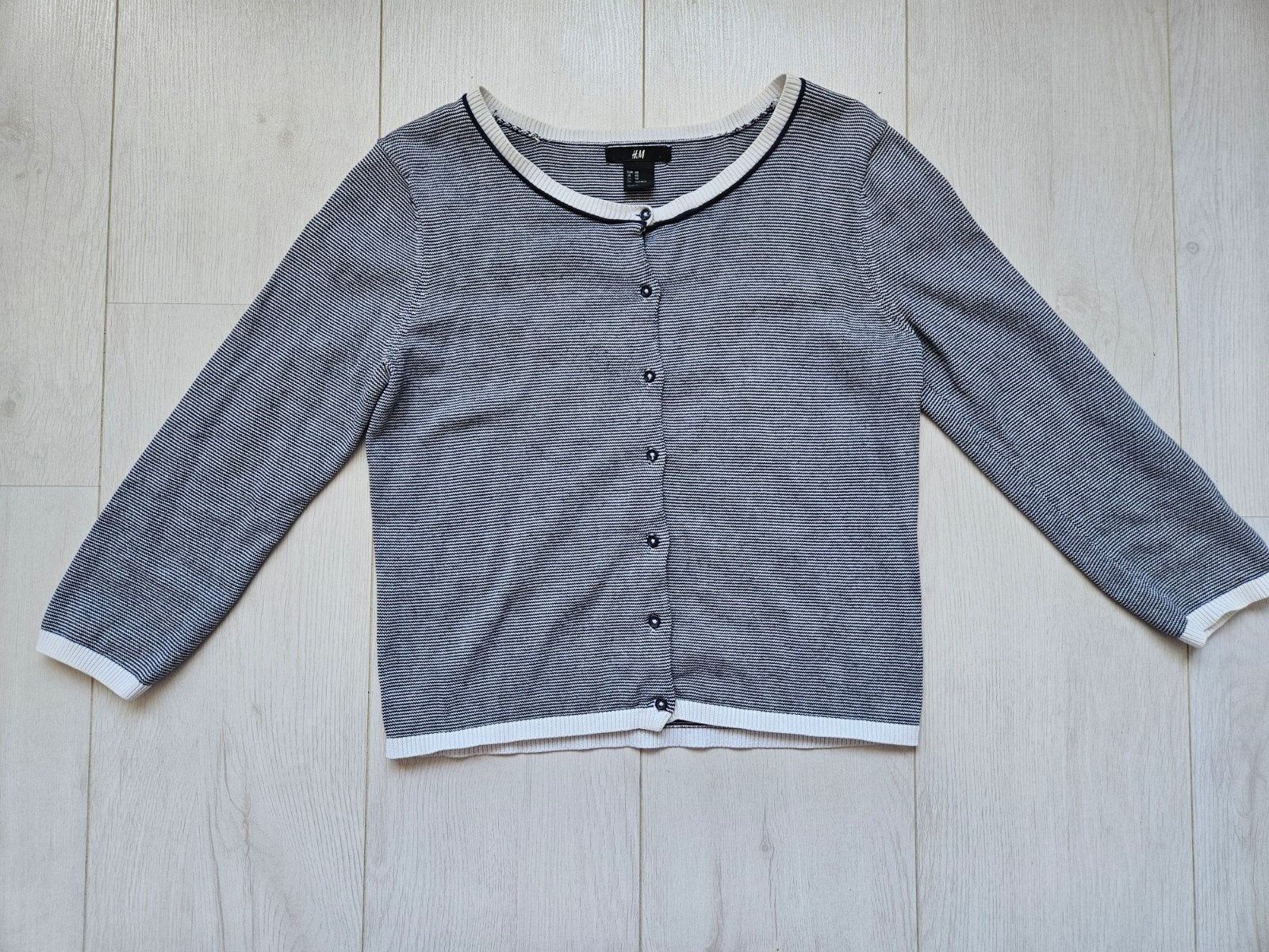H&M marineblauwe witte gestreepte gebreide cardigan XS/34, Kleding | Dames, Truien en Vesten, Verzenden, Maat 34 (XS) of kleiner