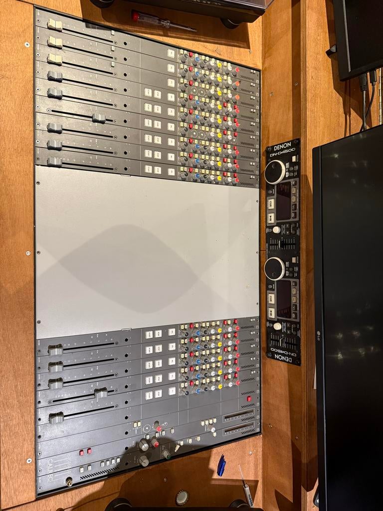 Professionele Calrec Mengtafel - Broadcast Kwaliteit, Muziek en Instrumenten, Mengpanelen, Ophalen, Gebruikt, 10 tot 20 kanalen