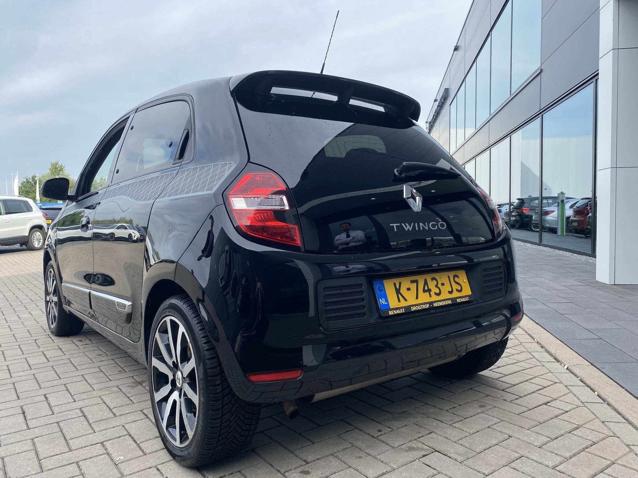 Renault Twingo 0.9 TCe Intens | STOELVERWARMING | CRUISE CON, Auto's, Gebruikt, 4 stoelen, Zwart, Bedrijf