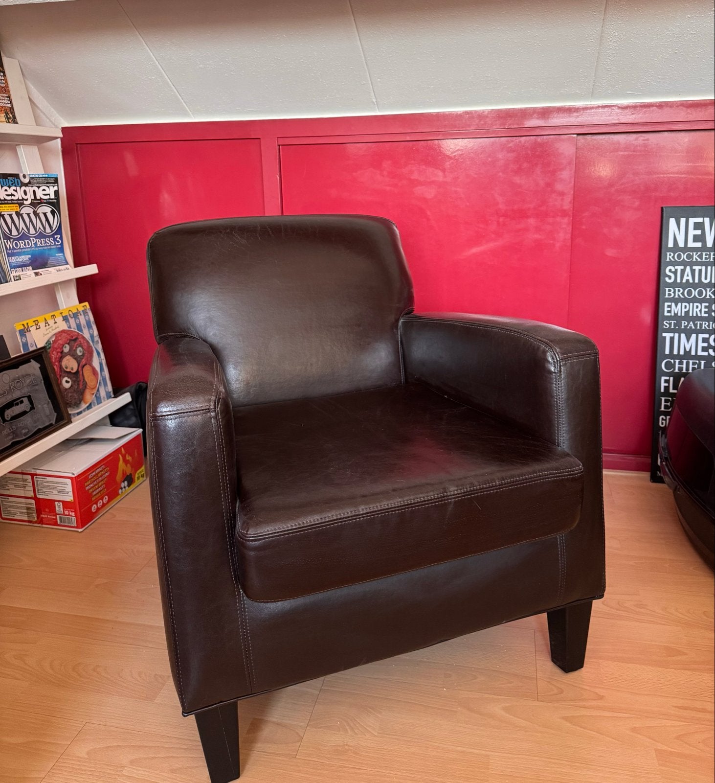 Bruine leren fauteuil - Comfortabel en stijlvol, Ophalen, Klassiek, Zo goed als nieuw, 75 tot 100 cm