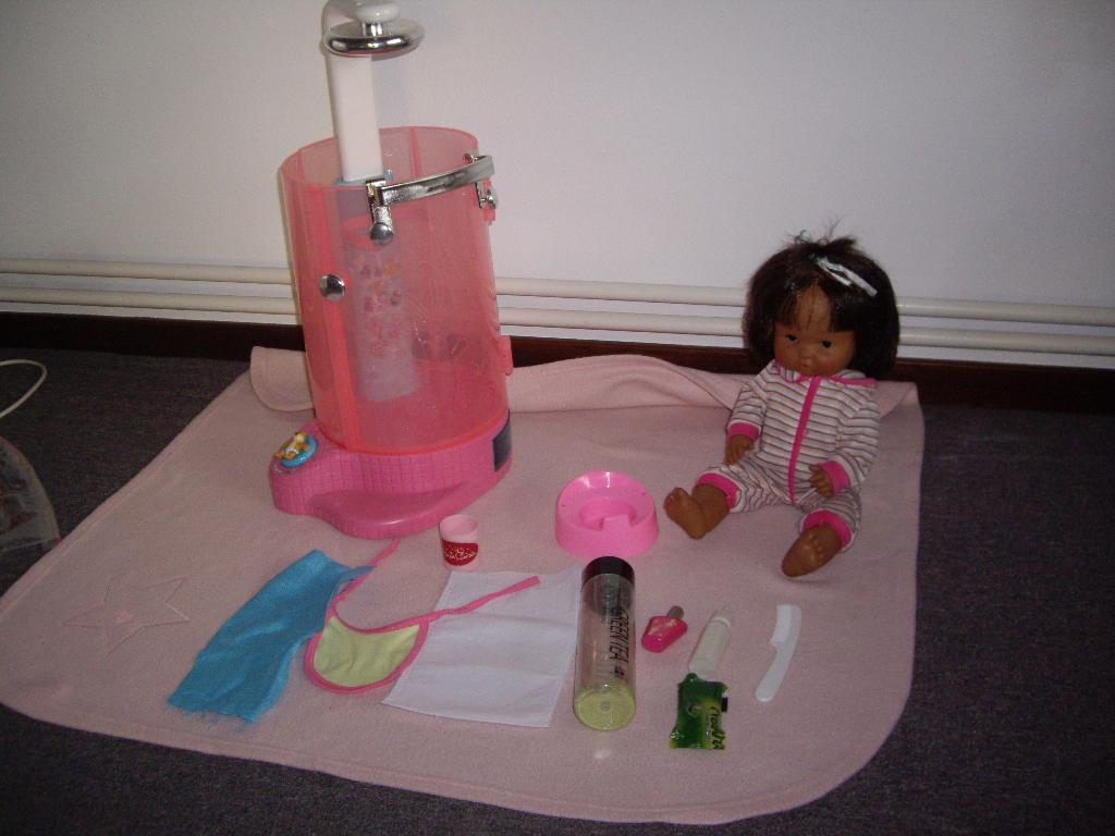 donkere baby pop  met acc, Kinderen en Baby's, Ophalen, Gebruikt, Babypop