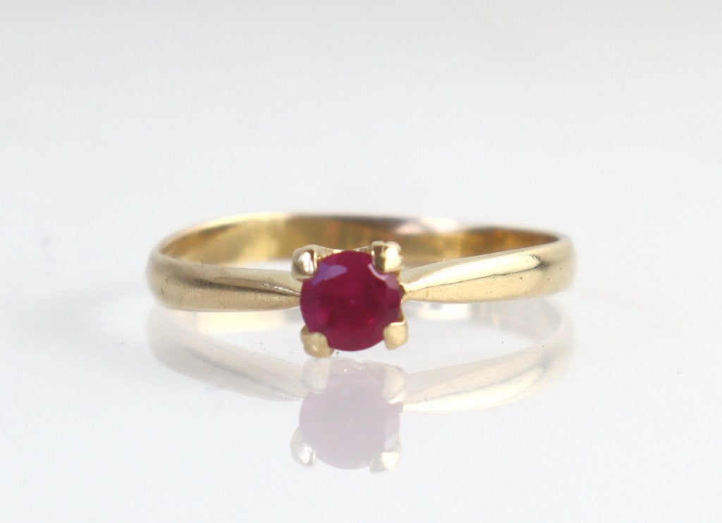 Gouden ring 18 karaat met solitair robijn, Sieraden, Tassen en Uiterlijk, Antieke sieraden, Ophalen of Verzenden, Goud, Ring, Met edelsteen