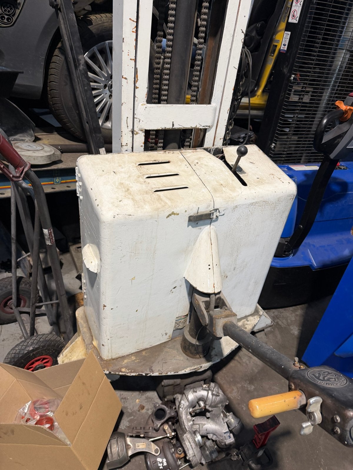 Compacte Mini Heftruck - Ideaal voor kleine ruimtes, Ophalen, Gebruikt, H, H
