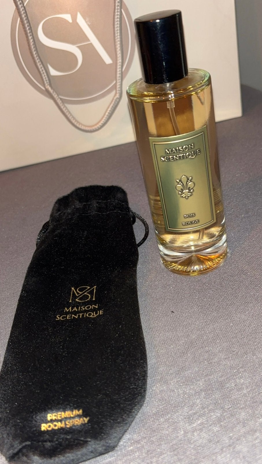 Maison Scentique - Bois Rouge Roomspray 100 ml, Ophalen of Verzenden, Zo goed als nieuw