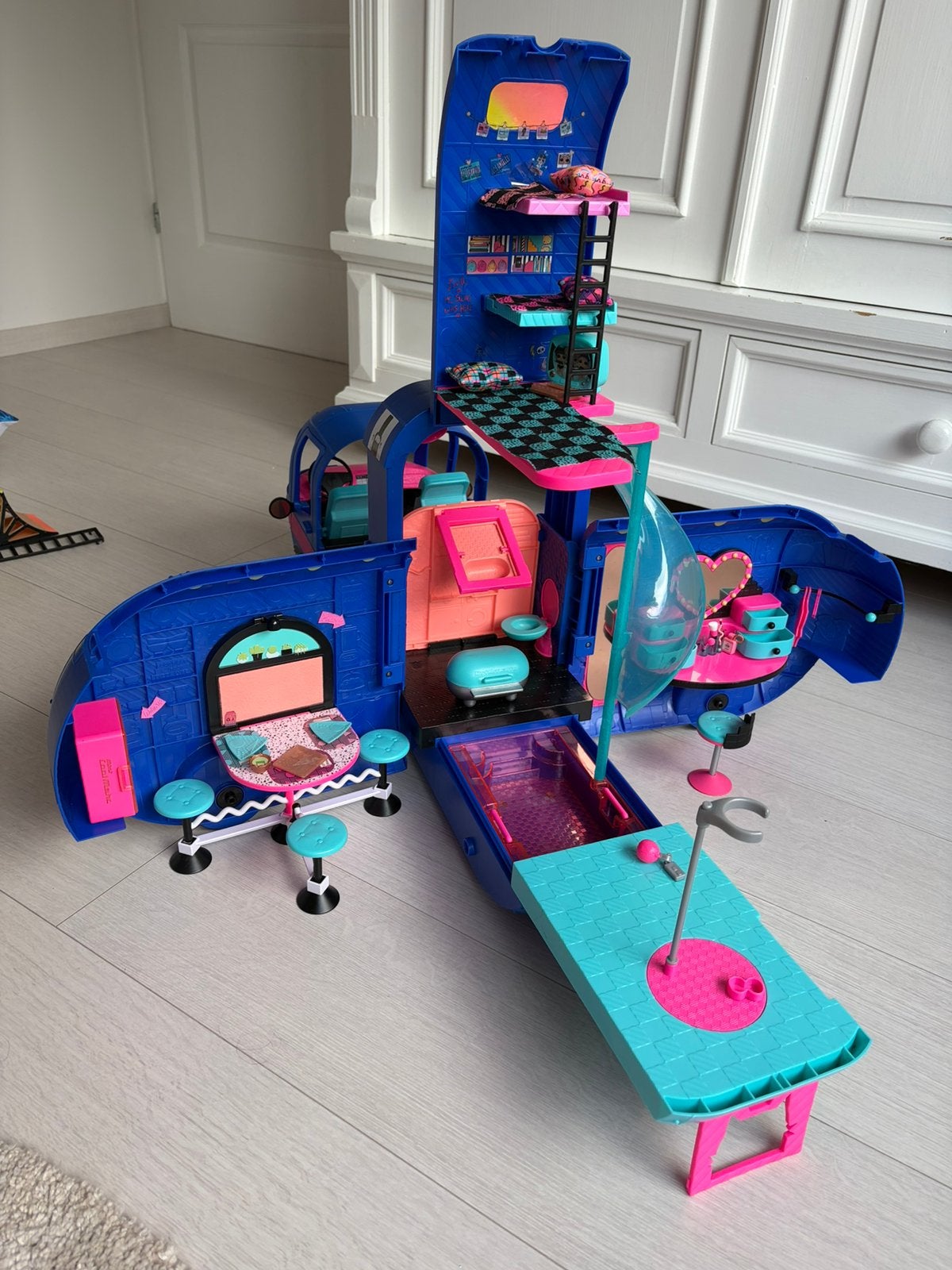 L.O.L zeer compleet pakket, Verzamelen, Ophalen, Zo goed als nieuw, Poppenhuis