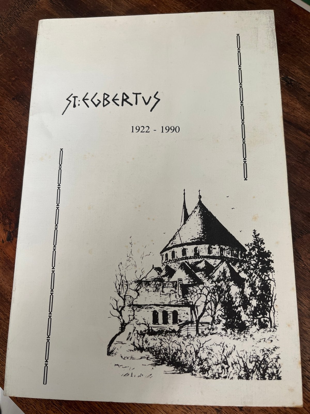 Kroniek St. Egbertusparochie Almelo 1922-1990, Ophalen of Verzenden, Gelezen, Christendom | Katholiek