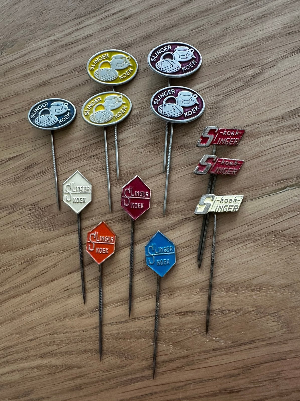 Vintage Slinger Koek Speldjes / Pins, Verzenden, Gebruikt, Merk, Speldje of Pin