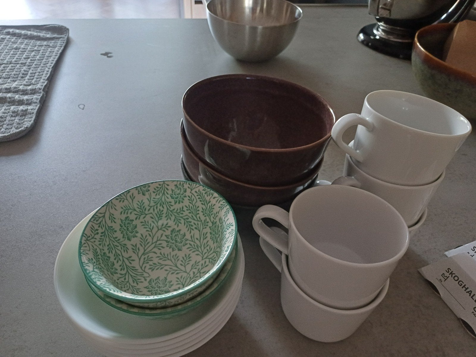 GRATIS: schaaltjes, kopjes en haakjes, Huis en Inrichting, Keuken | Servies, Ophalen, Overige stijlen, Schaal of Schalen