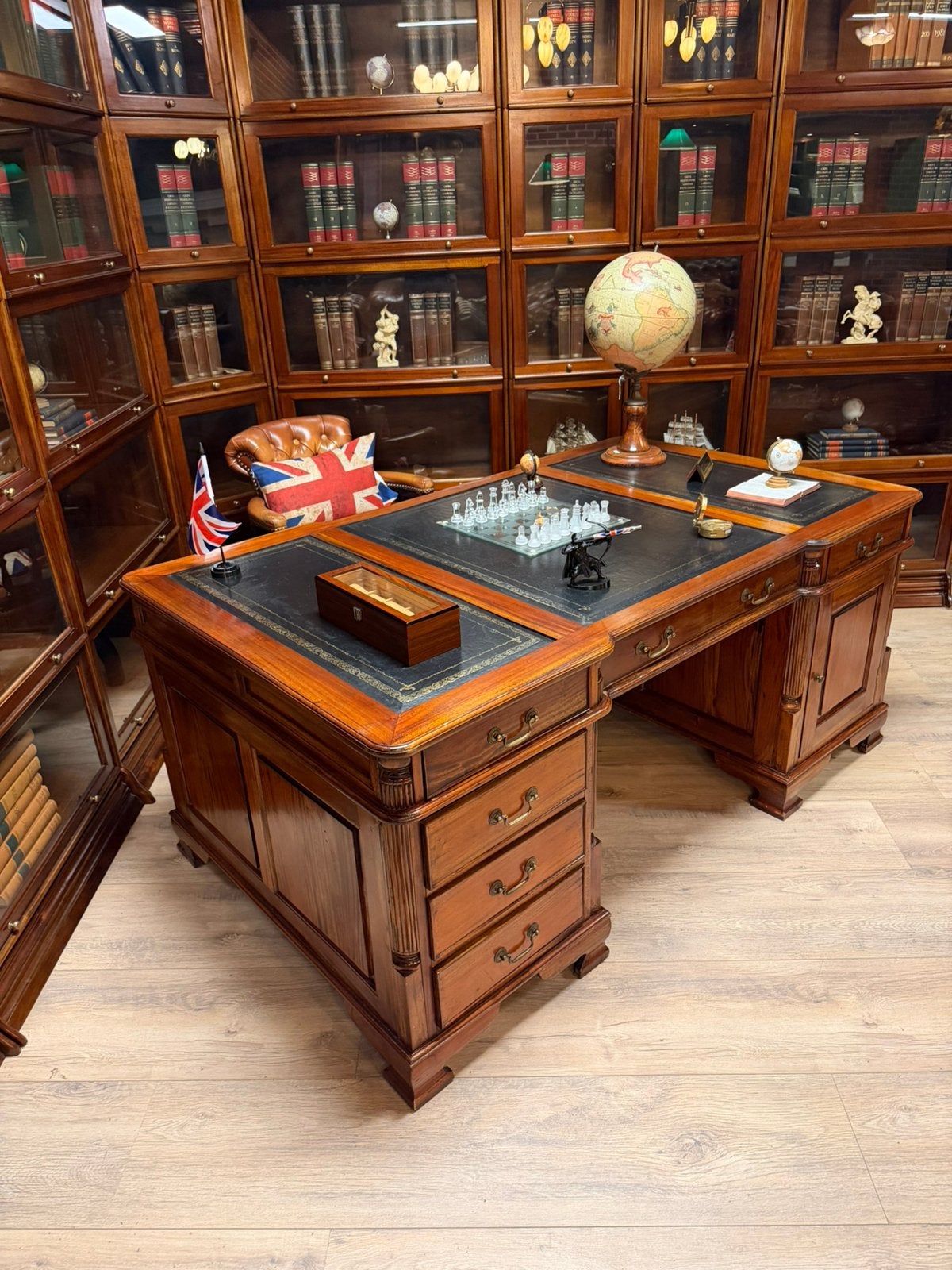 Engels bureau Chesterfield Partnerdesk Mahonie 180 cm, Ophalen