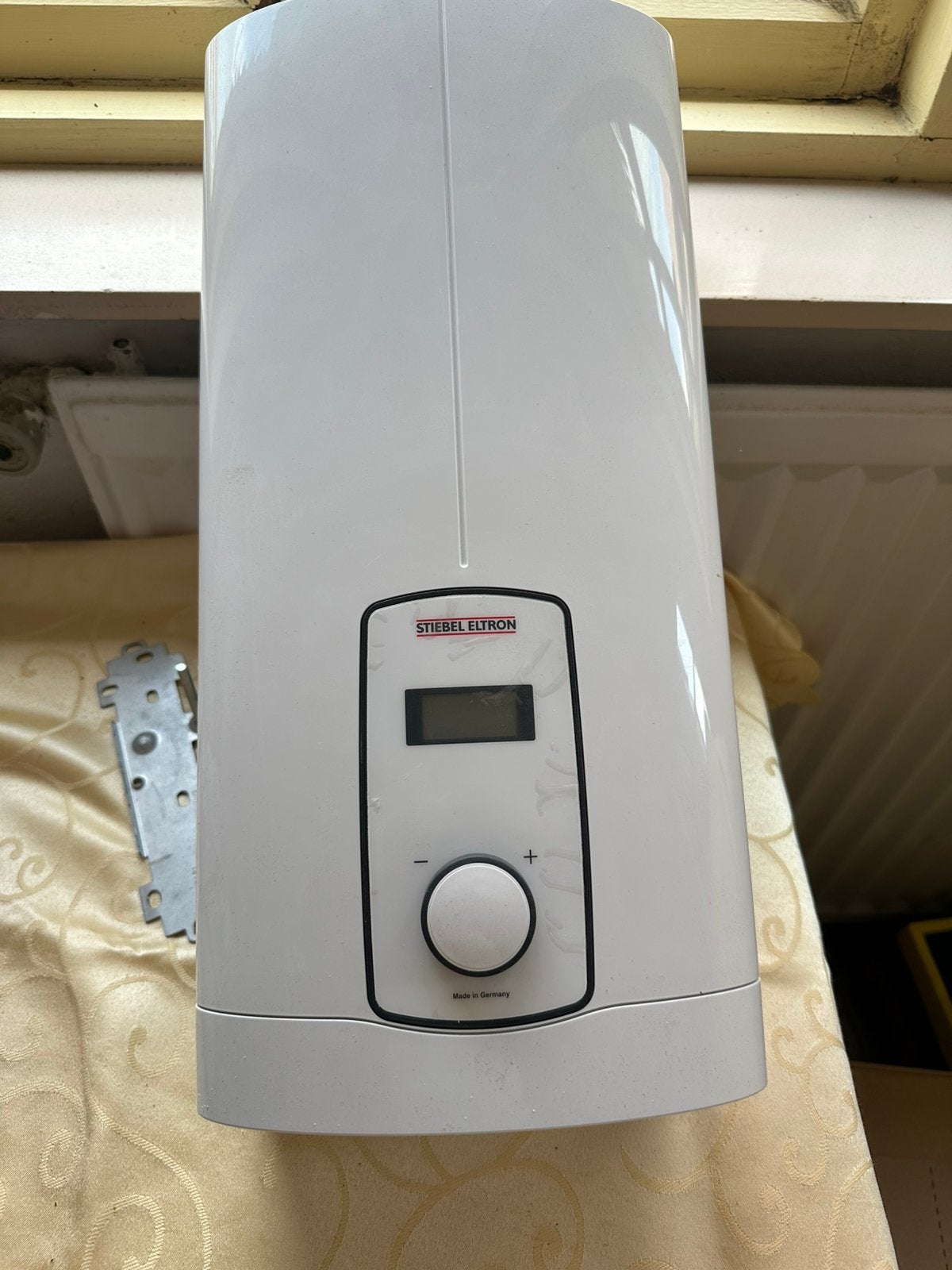 Stiebel eltron doorstroomverwarmer DHB-E 27 LCD, Doe-het-zelf en Verbouw, Minder dan 20 liter, Ophalen of Verzenden, Zo goed als nieuw